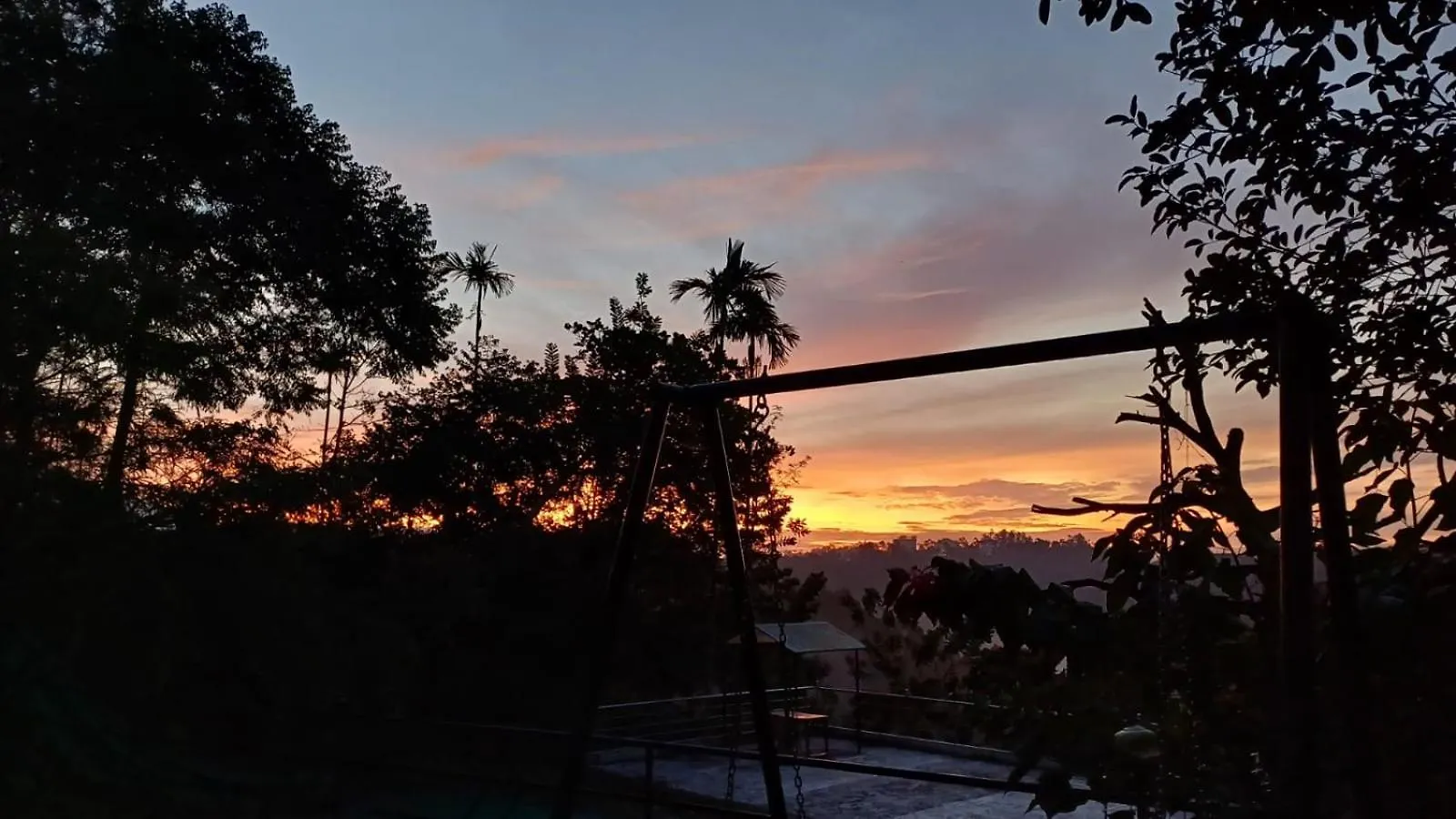 3R Residency Munnar Hostel